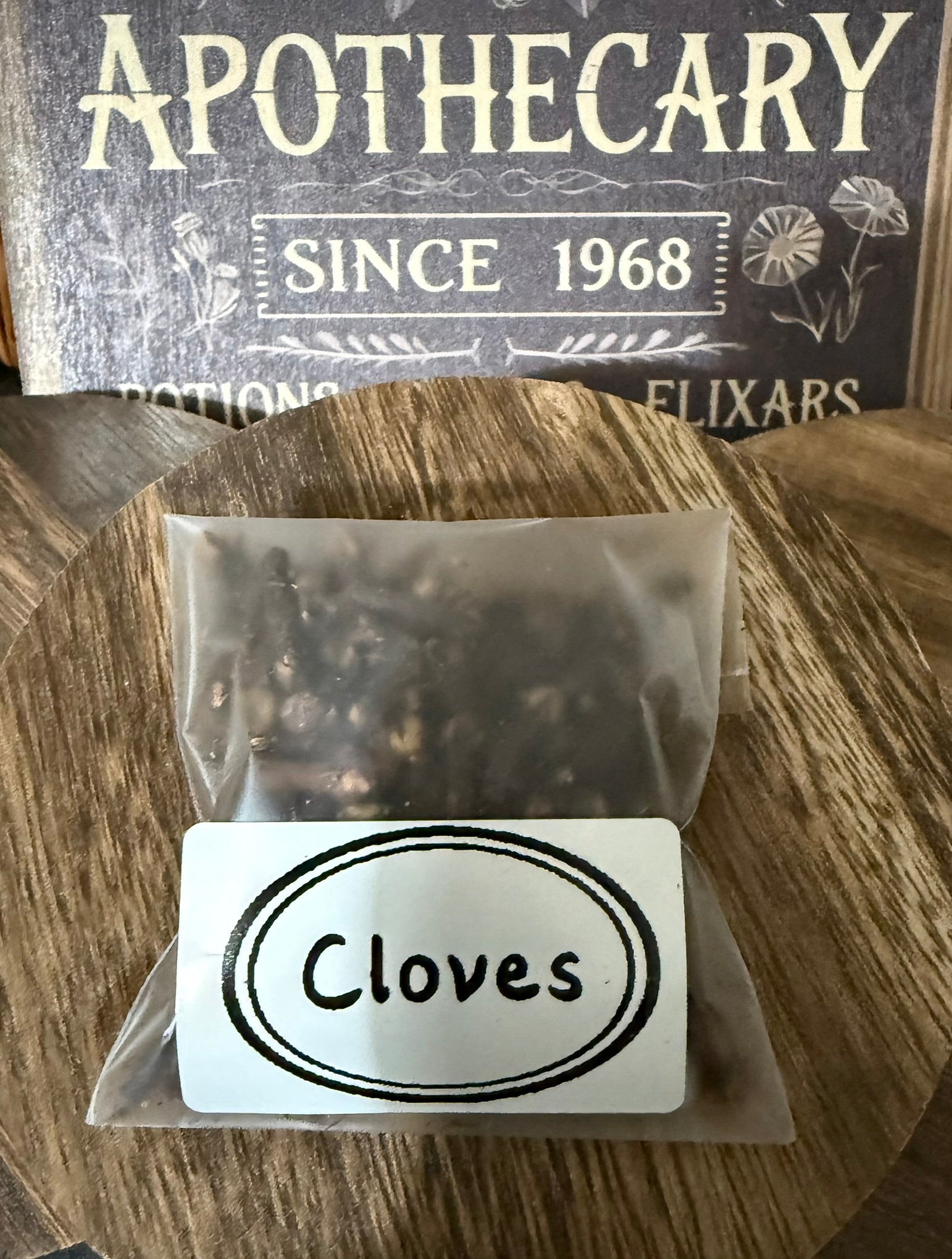 Cloves - Small Pouch